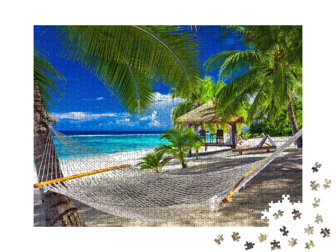 Puzzle de 1000 pièces « Hamac entre des palmiers sur une plage tropicale animée, Îles Cook »