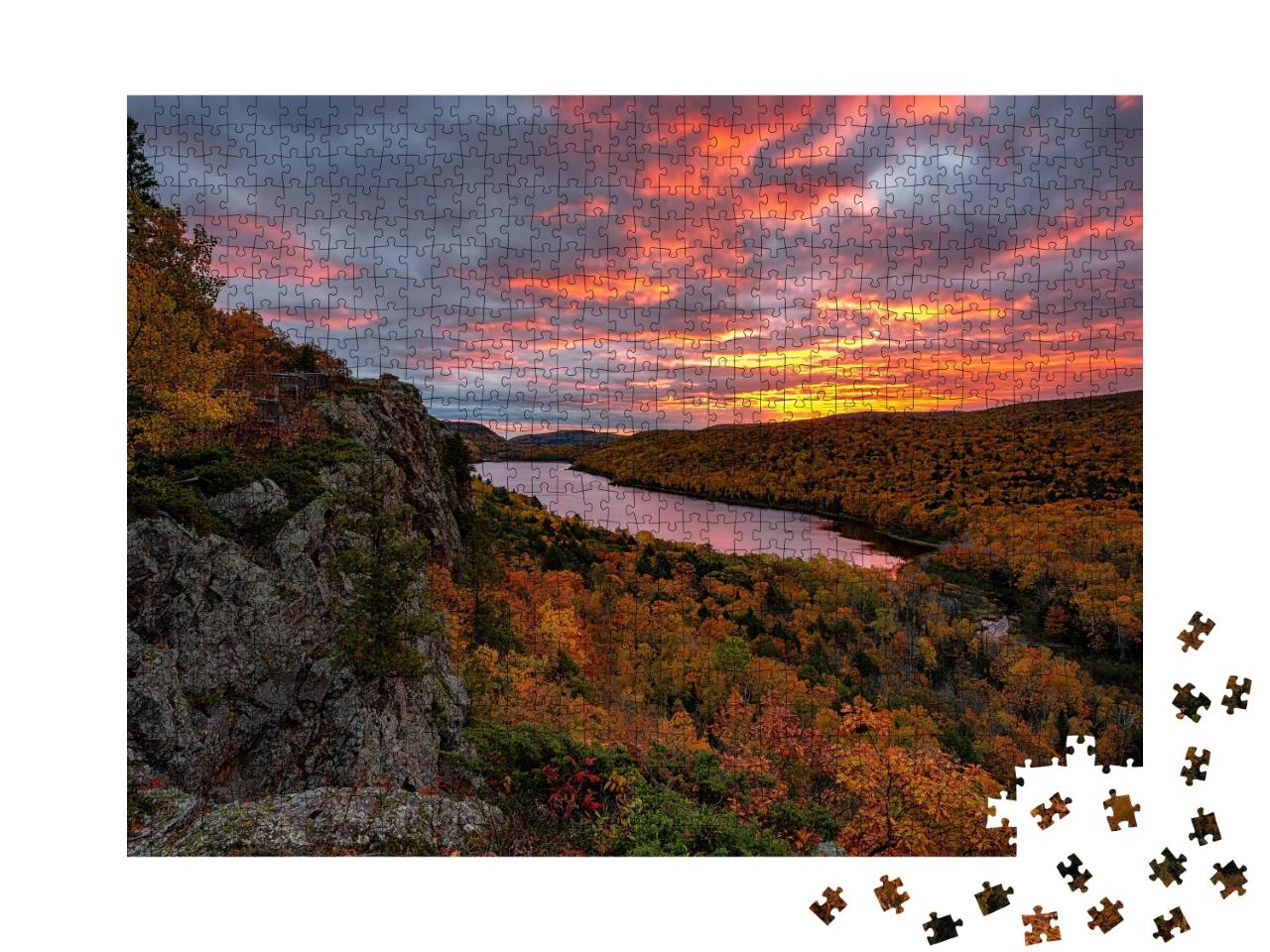 Puzzle de 1000 pièces « Lever de soleil enflammé sur le lac des Nuages, Michigan »