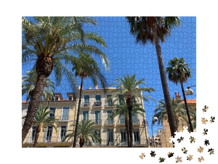 Puzzle de 1000 pièces « Façades victoriennes et rue des Palmiers à Hyères Les Palmiers France »