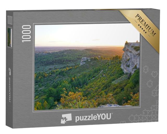 Puzzle de 1000 pièces « Vallée des Alpilles en contrebas de la ville fortifiée historique des Baux-de-Provence »