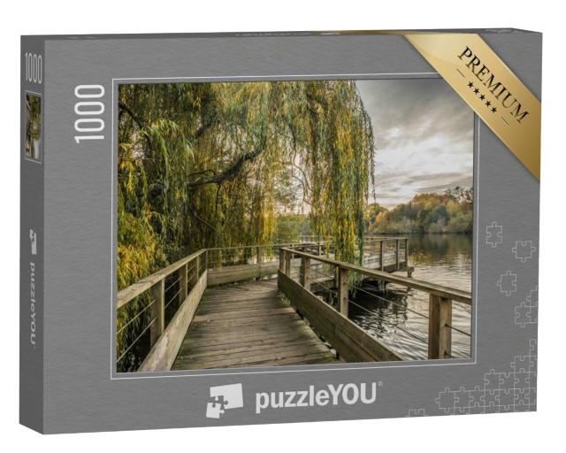 Puzzle de 1000 pièces « Passerelle en bois sur la rivière Erdre en automne (Nantes, Loire Atlantique) »