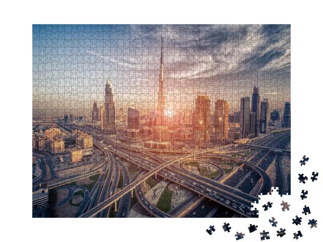 Puzzle de 1000 pièces « Skyline de Dubaï avec la belle ville et la voie rapide »