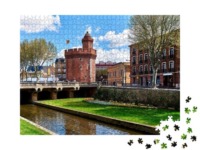 Puzzle de 1000 pièces « Vue sur le canal et le château de Perpignan au printemps. Pyrénées-Orientales, France »