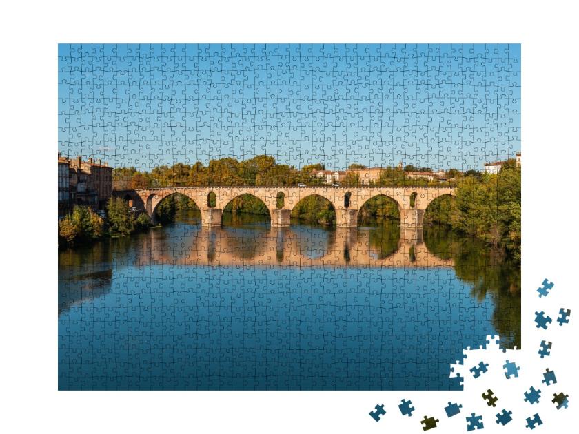 Puzzle de 1000 pièces « Vieux pont sur le Tarn à Montauban, dans le Tarn et Garonne, en Occitanie, France »