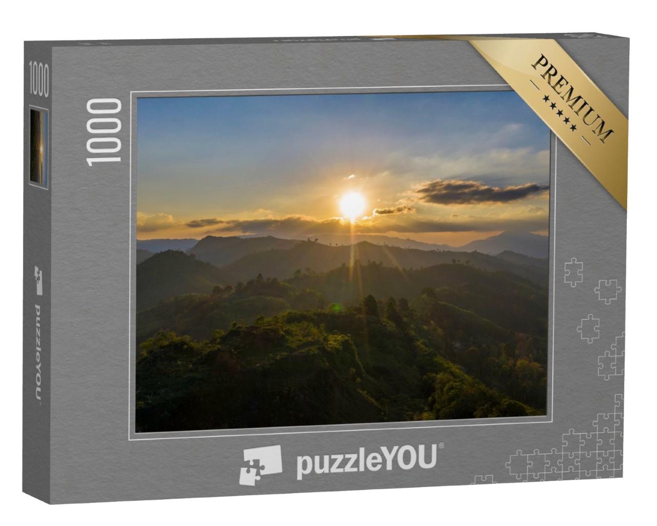 Puzzle de 1000 pièces « Coucher de soleil dans les montagnes »