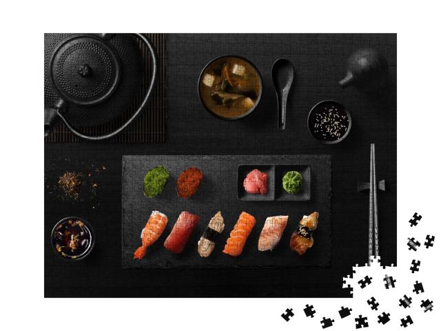 Puzzle de 1000 pièces « Rouleaux de sushi, set de sashimi, soupe miso et théière »
