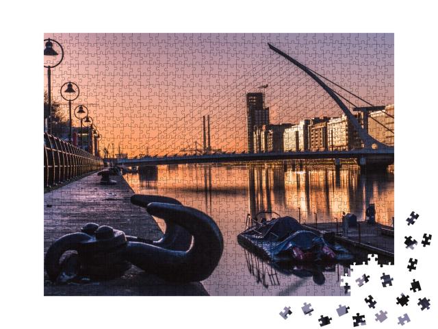 Puzzle de 1000 pièces « Lever de soleil à Dublin, pont Samuel Backett, rivière Liffey, Irlande »