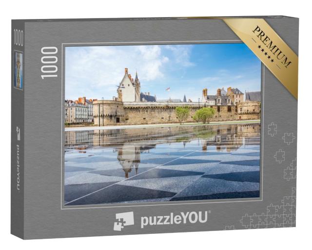 Puzzle de 1000 pièces « Château des ducs de Bretagne avec fontaine à miroir d'eau dans la ville de Nantes »