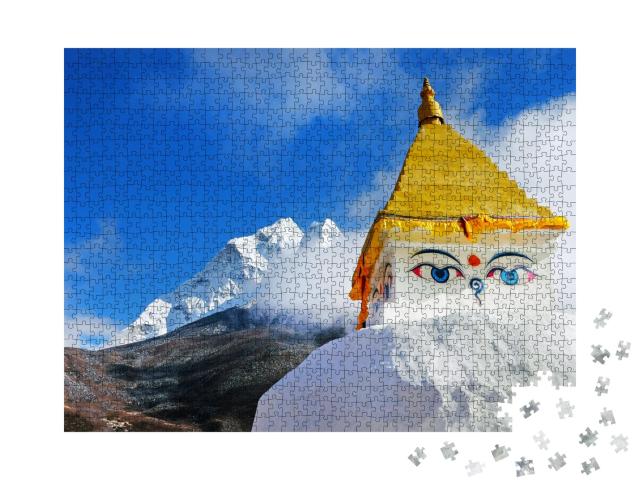 Puzzle de 1000 pièces « Stupa bouddhiste et drapeaux de prière, derrière les montagnes de l'Himalaya »