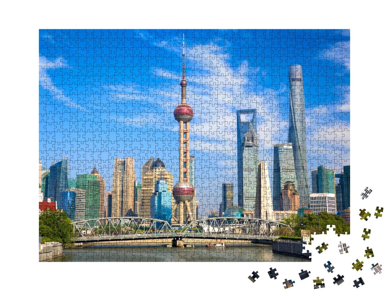 Puzzle de 1000 pièces « Skyline de Shanghai avec le pont historique Waibaidu, Chine »