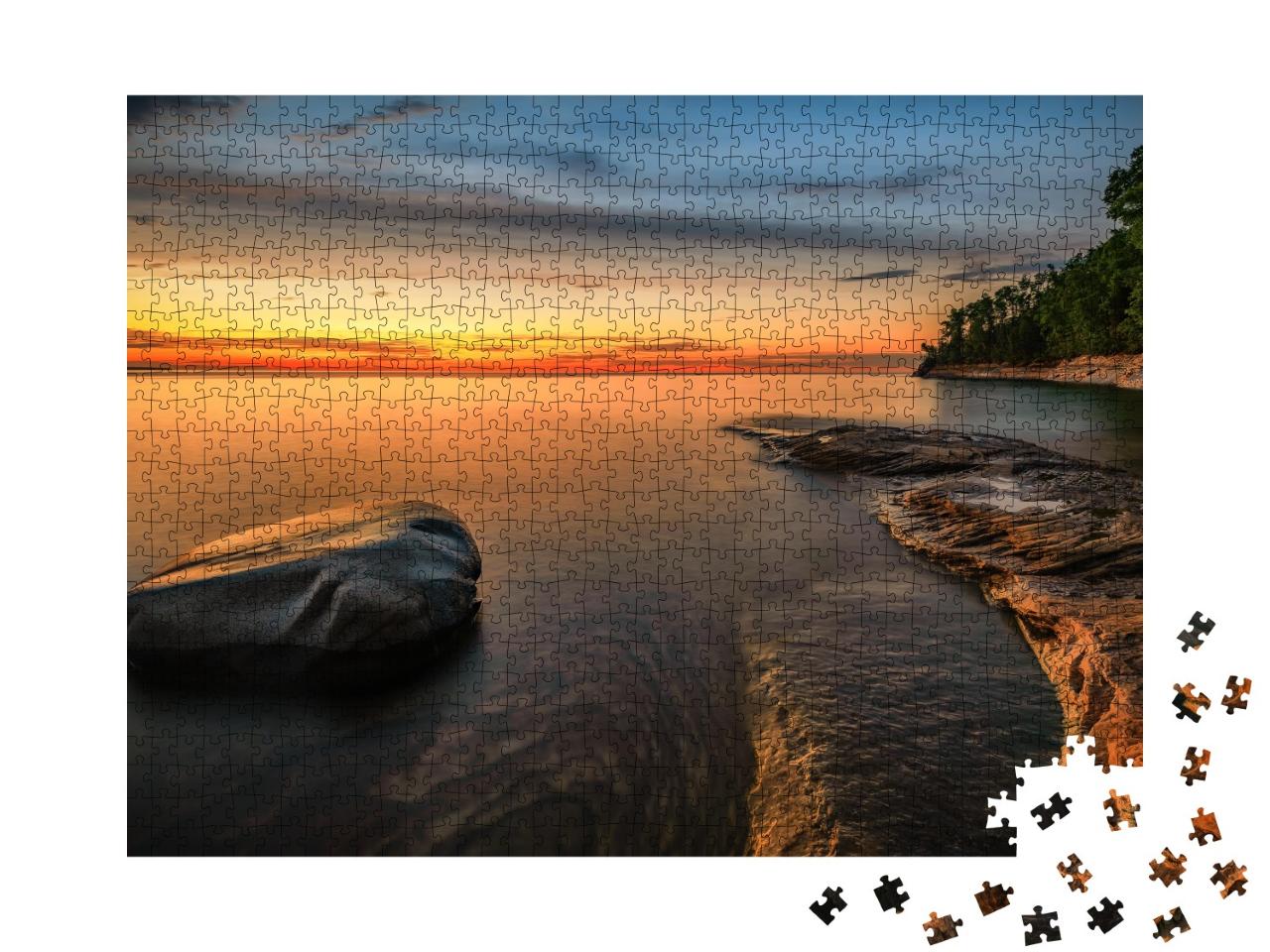 Puzzle de 1000 pièces « Crépuscule sur le Pictured Rocks National Lakeshore, lac Supérieur dans le Michigan »
