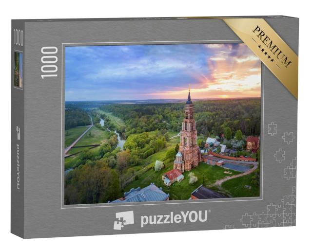 Puzzle de 1000 pièces « Clocher sur Ivanova Gora, Glubokovo sur la Nara, oblast de Moscou, Russie »