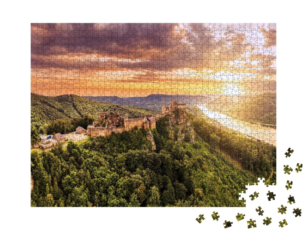 Puzzle de 1000 pièces « Beau paysage avec les ruines du château d'Aggstein et le Danube en Autriche »