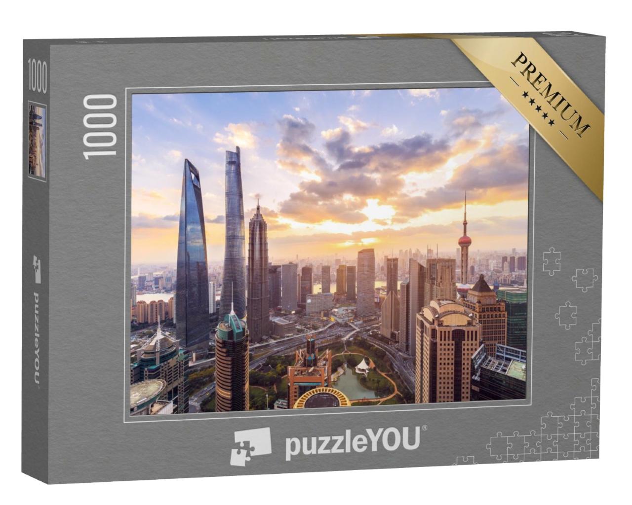 Puzzle de 1000 pièces « Skyline et paysage urbain de Shanghai au coucher du soleil »