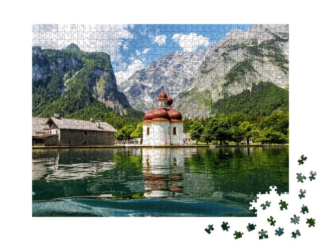 Puzzle de 1000 pièces « Vue du lac Königssee sur l'église St Bartholomäus, Bavière »