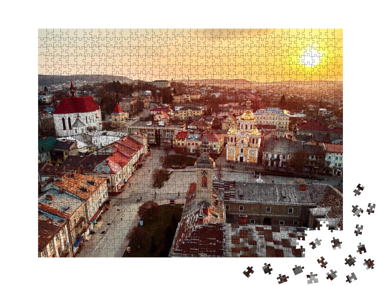Puzzle de 1000 pièces « Berezhany : panorama de la ville sous le soleil, Ukraine »