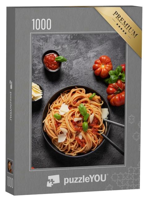 Puzzle de 1000 pièces « Pâtes italiennes traditionnelles à la sauce tomate, au basilic et au fromage »