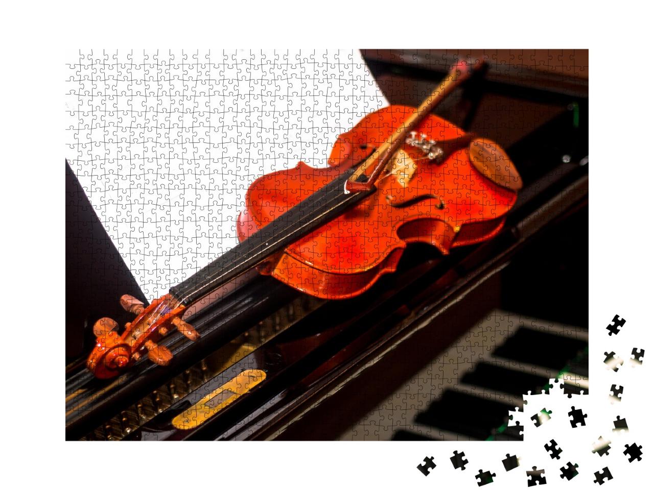 Puzzle de 1000 pièces « Violon et baguette de violon sur un piano »