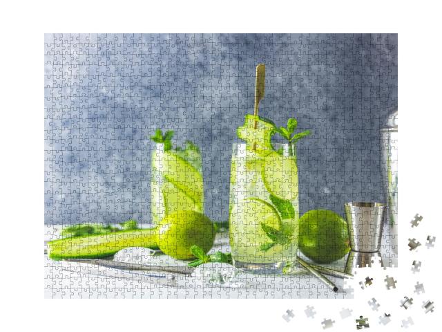Puzzle de 1000 pièces « Cocktail détox à la menthe, au concombre et au citron vert »