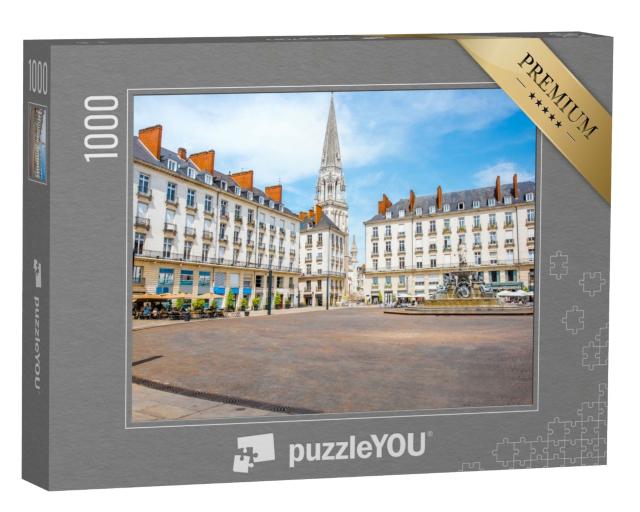 Puzzle de 1000 pièces « Vue de la place royale avec la fontaine et le clocher de l'église dans la ville de Nantes en France »