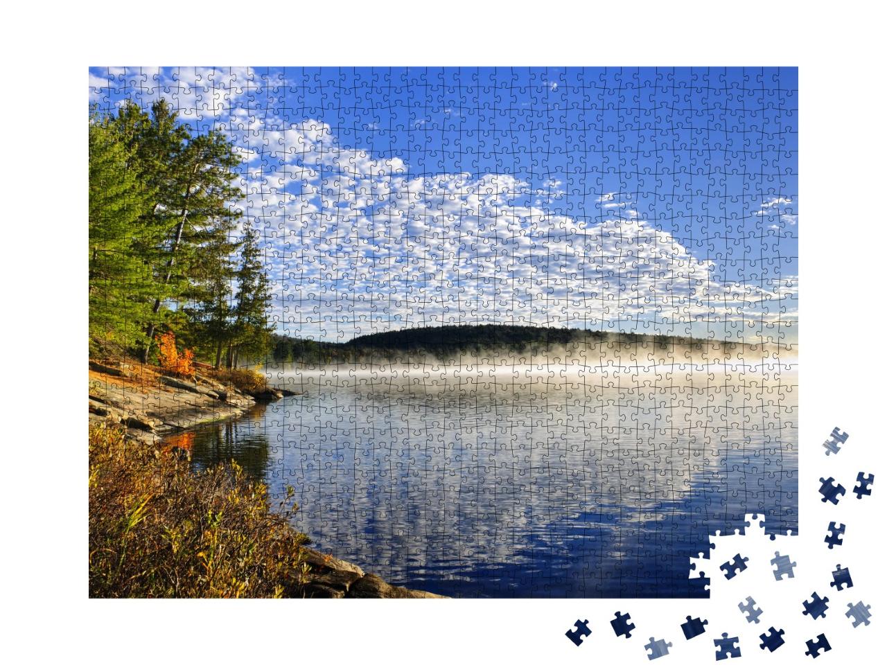 Puzzle de 1000 pièces « Bord de lac brumeux en automne, Lake of Two Rivers, Ontario, Canada »