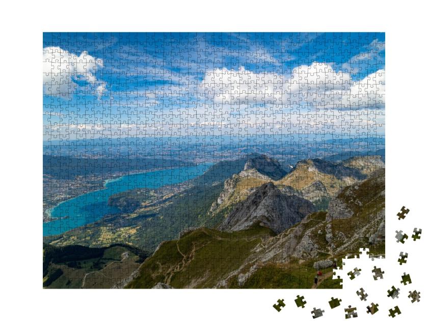 Puzzle de 1000 pièces « Vues aériennes avec un drone depuis le sommet de la Tournette, lors d'une randonnée, Annecy, Haute-Savoie »