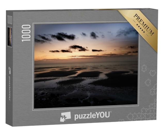 Puzzle de 1000 pièces « Paysage de plage tranquille au coucher du soleil à Wissant, côte d'opale en Hauts-de-France. »