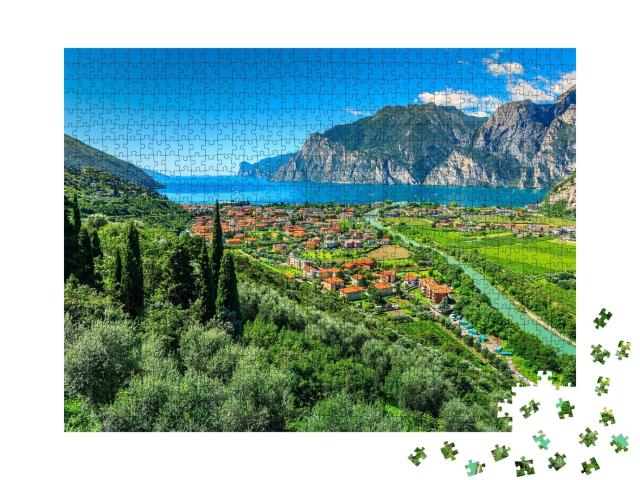 Puzzle de 1000 pièces « Lac de Garde et rivière Sarca près de Torbole, Italie »