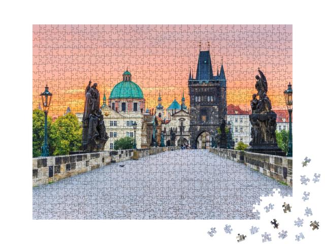 Puzzle de 1000 pièces « Le Pont Charles et la Tour de la Vieille Ville au lever du soleil, Prague »