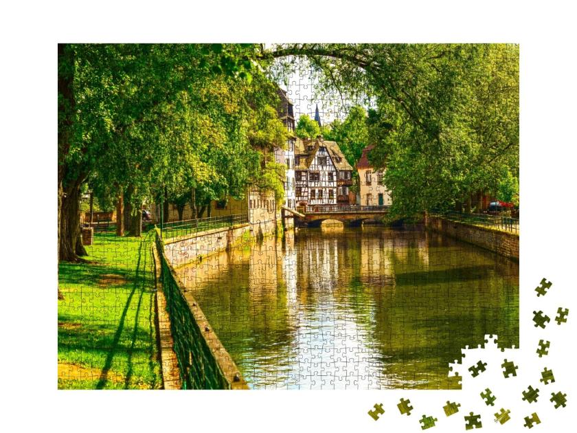 Puzzle de 1000 pièces « Strasbourg, canal d'eau dans la région de la Petite France »