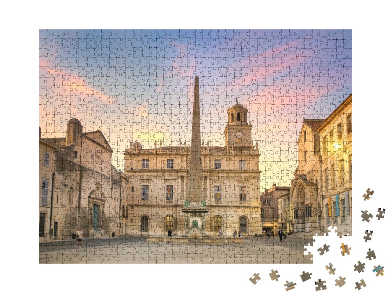 Puzzle de 1000 pièces « Arles au crépuscule, vue sur l'obélisque de la place de la République »