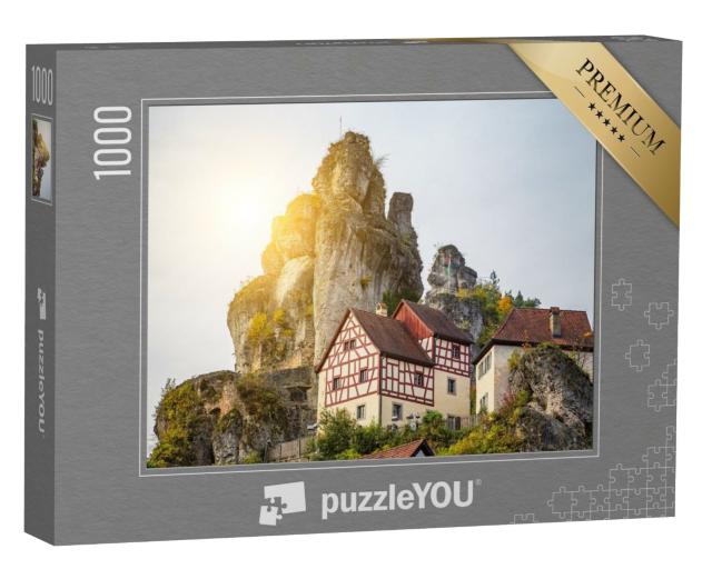 Puzzle de 1000 pièces « Maisons à colombages sur le rocher dans le vieux village historique de l'église de Tüchersfeld, Bavière »