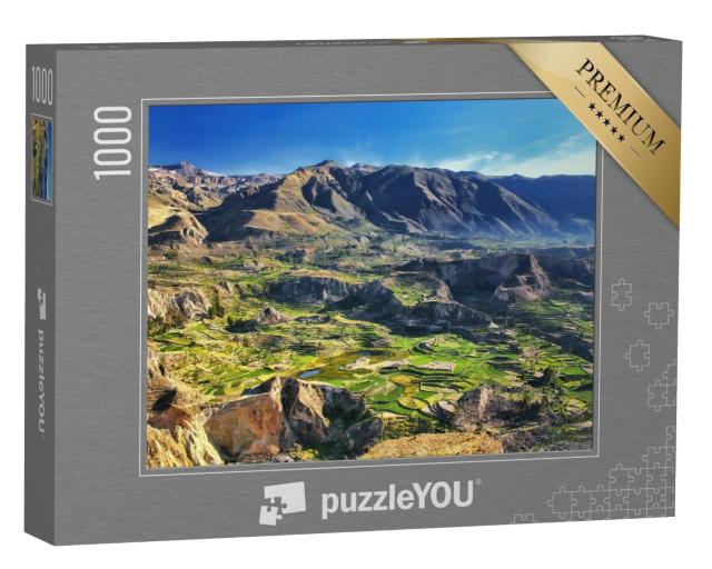 Puzzle de 1000 pièces « Terrasses étagées dans le canyon de Colca au Pérou : 3279 mètres de profondeur »