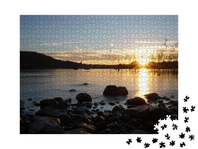 Puzzle de 1000 pièces « Coucher de soleil sur le lac d'Annecy en Haute-Savoie en automne »
