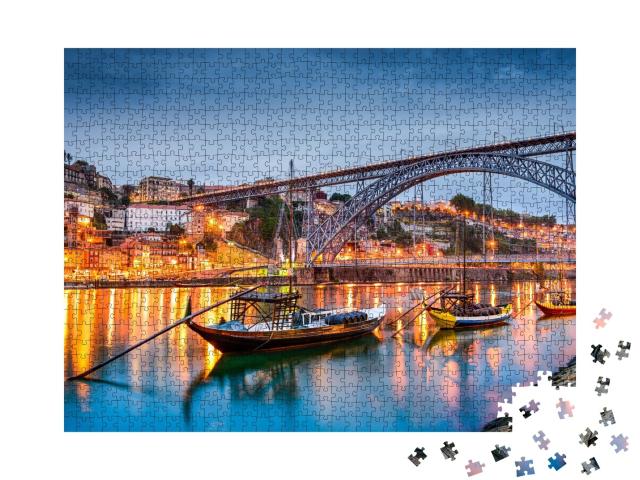 Puzzle de 1000 pièces « Silhouette de la vieille ville de Porto sur le fleuve Douro, Portugal »