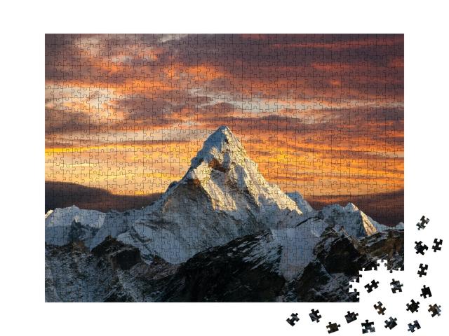 Puzzle de 1000 pièces « Vue du soir sur le mont Ama Dablam, région de l'Everest, Népal »