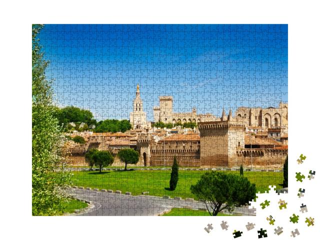 Puzzle de 1000 pièces « Vieille ville d'Avignon derrière les remparts de la ville en Provence, France »