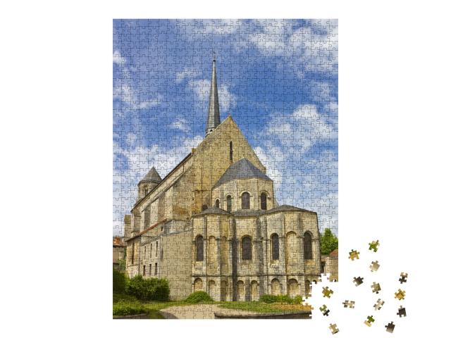 Puzzle de 1000 pièces « Église catholique romaine médiévale Sainte-Radegonde à Poitiers, France »
