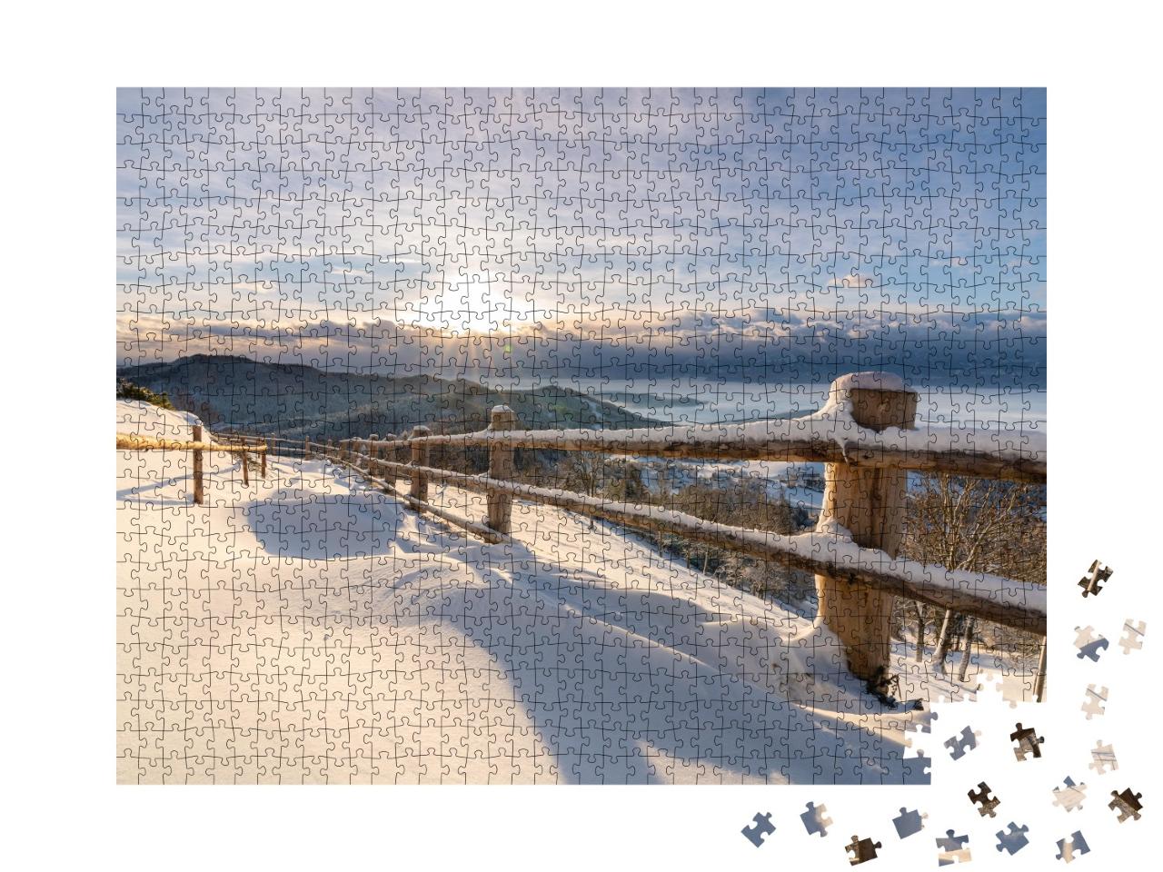 Puzzle de 1000 pièces « Lever magique du soleil d'hiver sur le Magdalensberg »