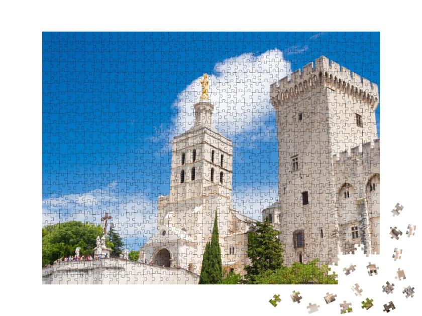 Puzzle de 1000 pièces « Palais des Papes dans la ville médiévale d'Avignon sur la rive gauche du Rhône, Provence »