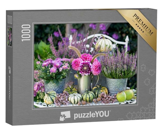 Puzzle de 1000 pièces « Décoration de jardin à base de dahlias roses, de fleurs d'automne et de citrouilles »