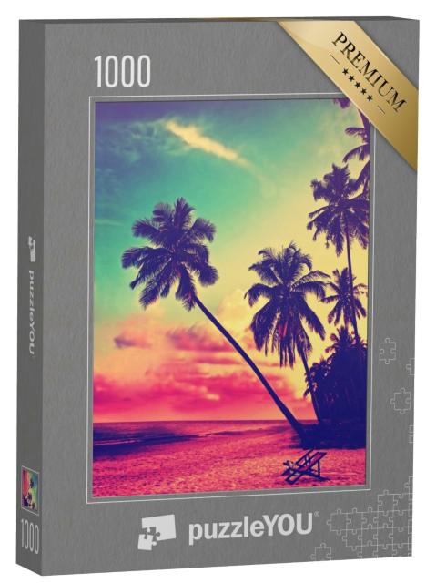 Puzzle de 1000 pièces « Plage tropicale avec silhouettes de palmiers au coucher du soleil »