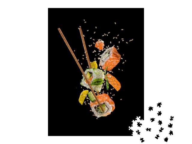 Puzzle de 1000 pièces « Morceaux de sushi entre les baguettes »