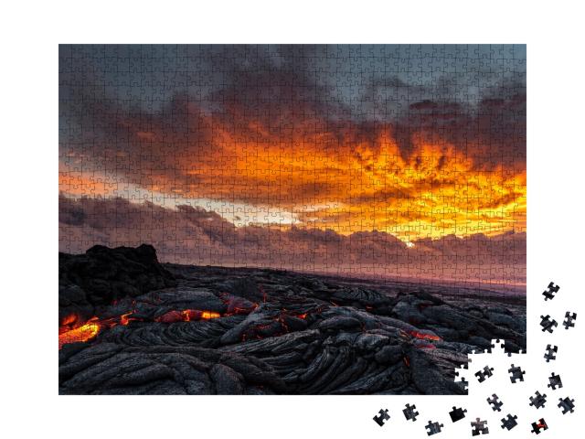 Puzzle de 1000 pièces « Lever de soleil sur la zone de rift sud-est du volcan Kilauea »