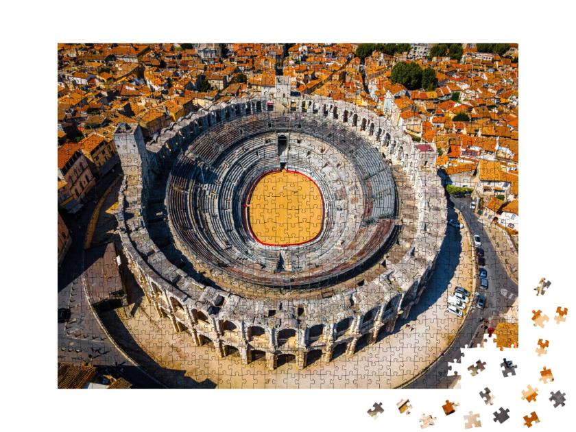 Puzzle de 1000 pièces « La vue aérienne d'Arles, une ville sur le Rhône dans la région Provence du sud de la France »