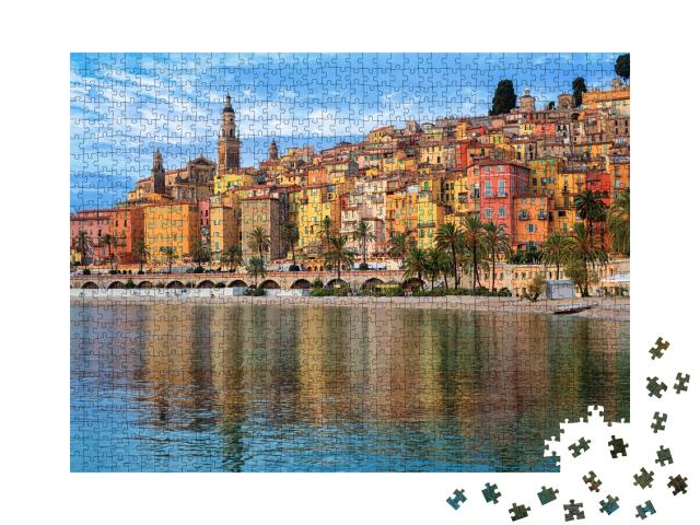 Puzzle de 1000 pièces « Maisons colorées et plage de sable : vue sur Menton, Riviera, France »