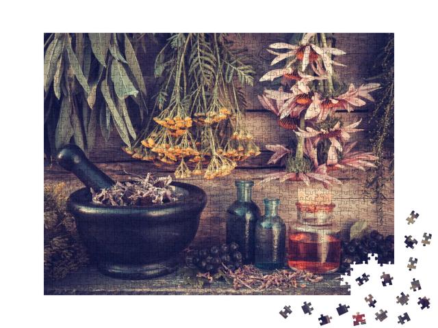 Puzzle de 1000 pièces « Bouquets d'herbes médicinales parfumées, mortier noir et bouteilles d'huile »