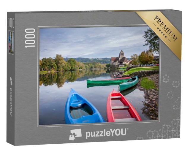 Puzzle de 1000 pièces « Vue sur la rivière Dordogne avec des bateaux colorés à Beaulieu-sur-Dordogne, France »