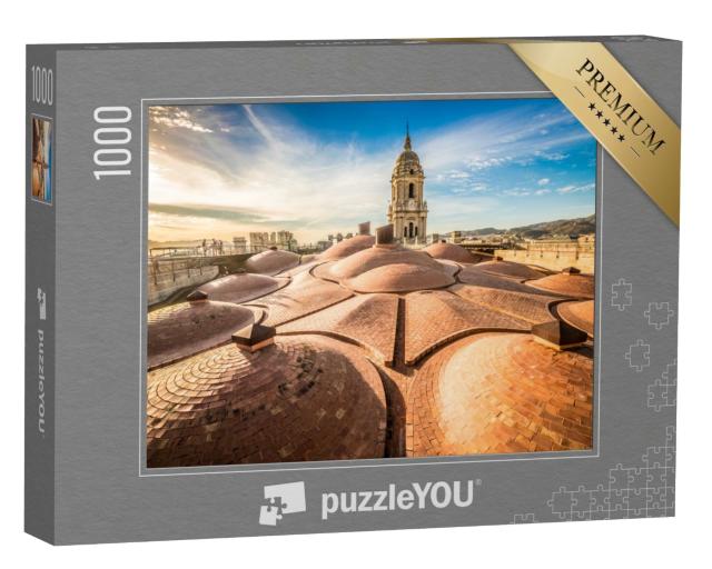 Puzzle de 1000 pièces « Coucher de soleil sur le toit de la cathédrale de Malaga, Espagne »