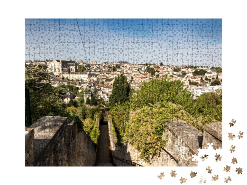 Puzzle de 1000 pièces « Vue de la ville de Poitiers, France, un jour d'été »